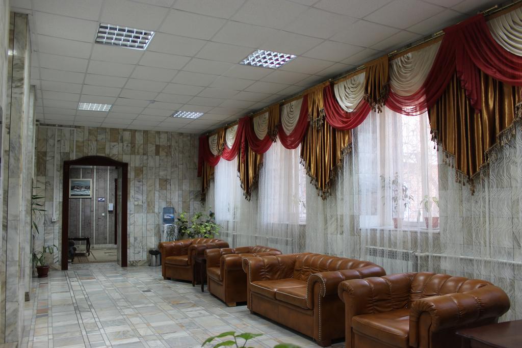 Hotel Kuzbass Shakhty Extérieur photo